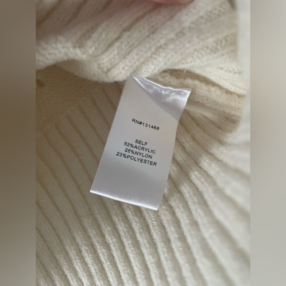 Collared button down sweater - Picture 4 of 5